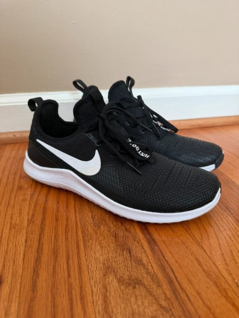 Nike Flex Experience Run Black White Running Shoes